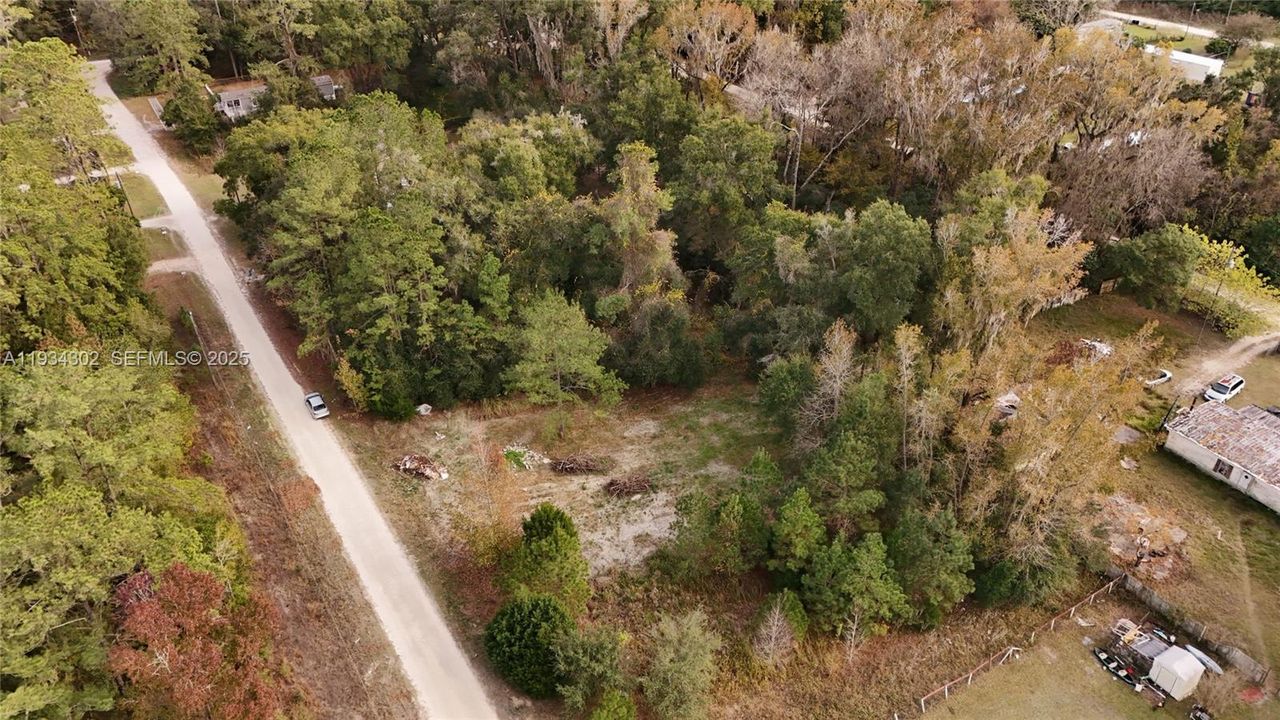 待售: $18,000 (0.18 acres)