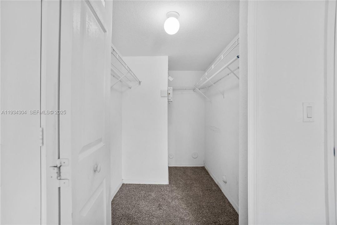 For Rent: $1,600 (2 beds, 2 baths, 822 Square Feet)