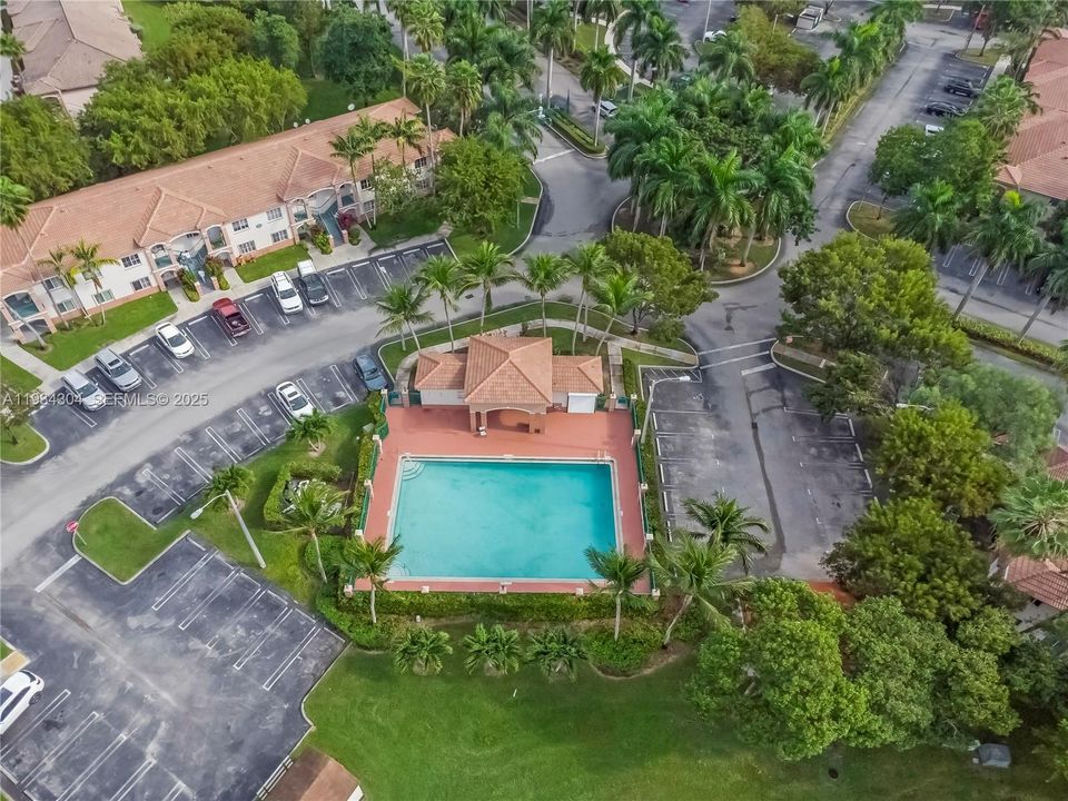 For Rent: $1,600 (2 beds, 2 baths, 822 Square Feet)