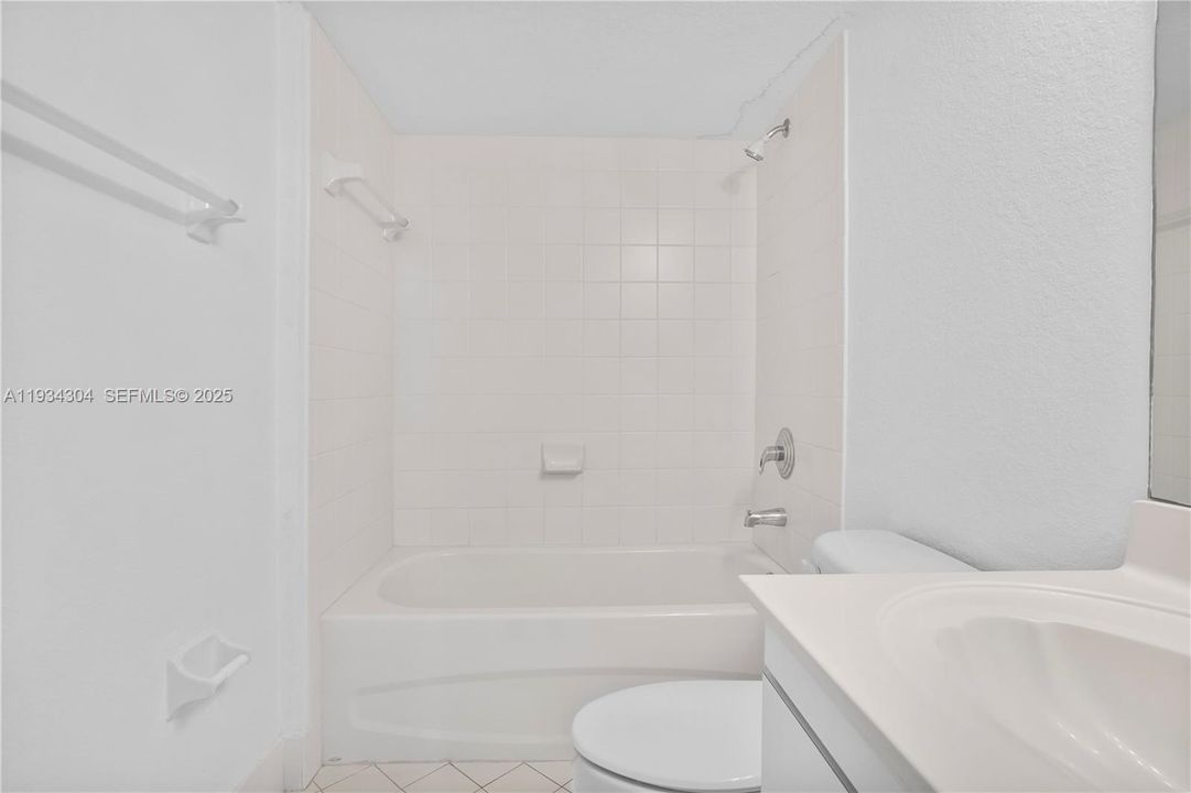 For Rent: $1,600 (2 beds, 2 baths, 822 Square Feet)