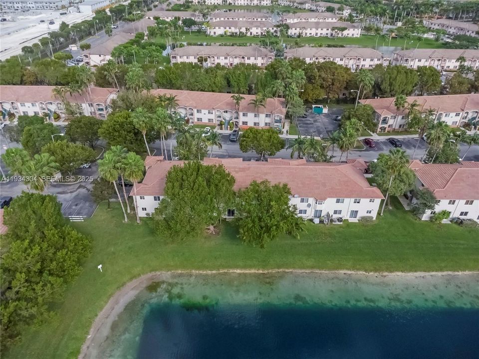 For Rent: $1,600 (2 beds, 2 baths, 822 Square Feet)