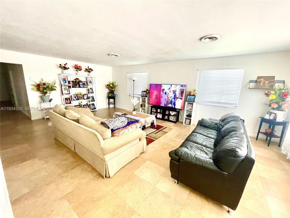 En Renta: $3,900 (3 camas, 2 baños, 2062 Pies cuadrados)