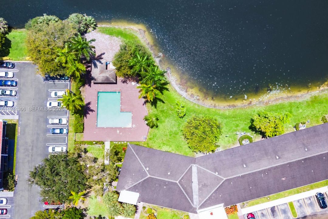 В аренду: $1,825 (1 спален, 1 ванн, 900 Квадратных фут)