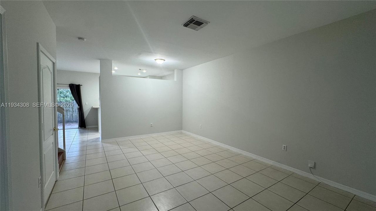 For Sale: $515,000 (3 beds, 2 baths, 1558 Square Feet)