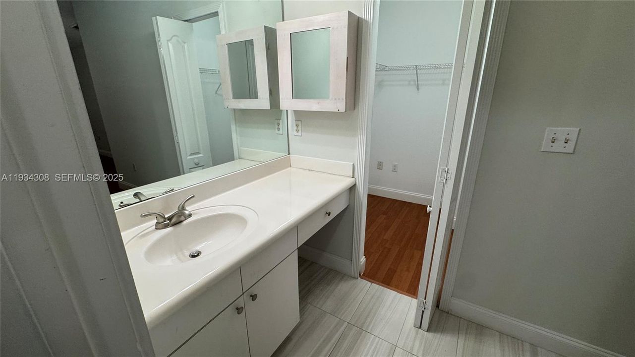 For Sale: $515,000 (3 beds, 2 baths, 1558 Square Feet)