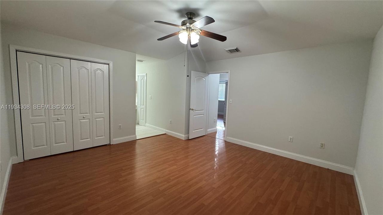 For Sale: $515,000 (3 beds, 2 baths, 1558 Square Feet)