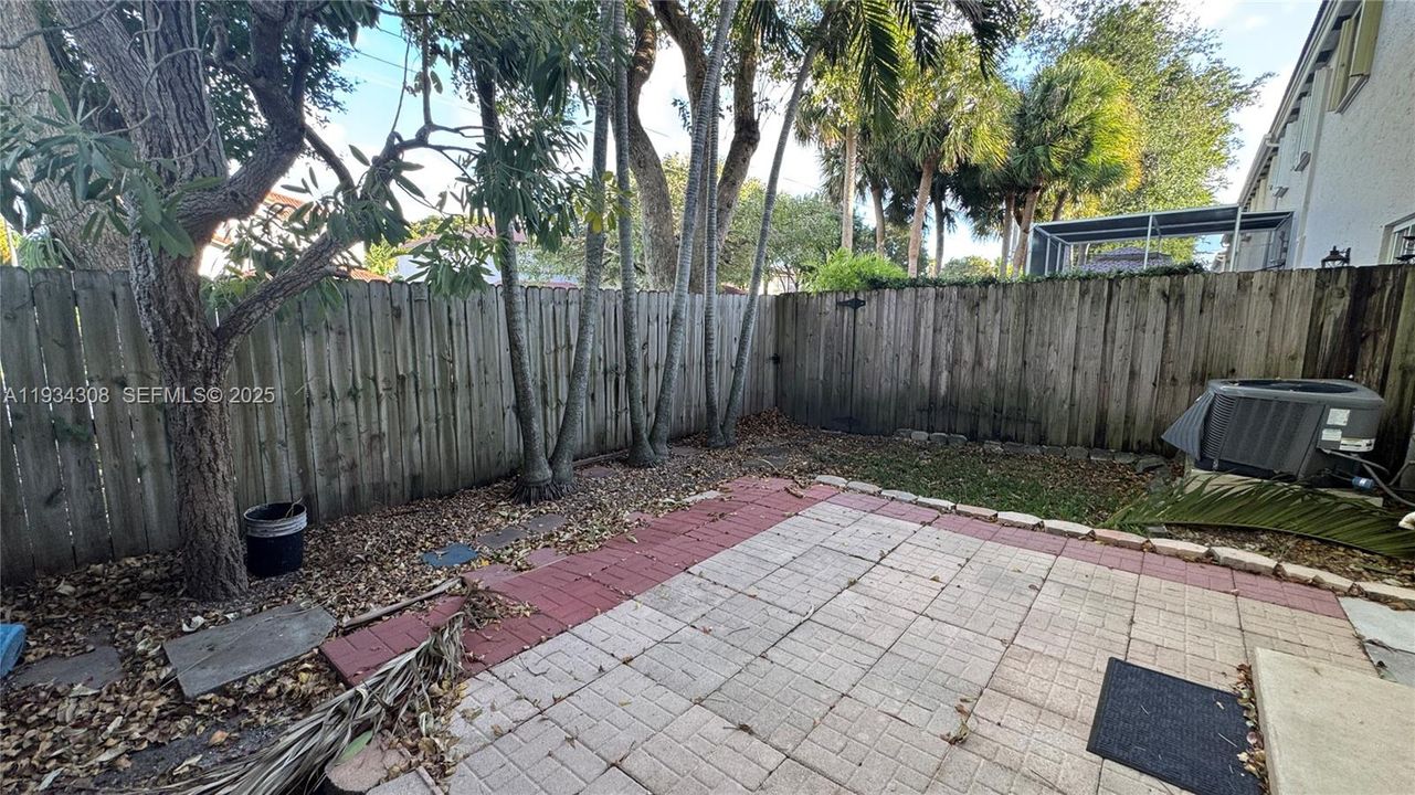 For Sale: $515,000 (3 beds, 2 baths, 1558 Square Feet)