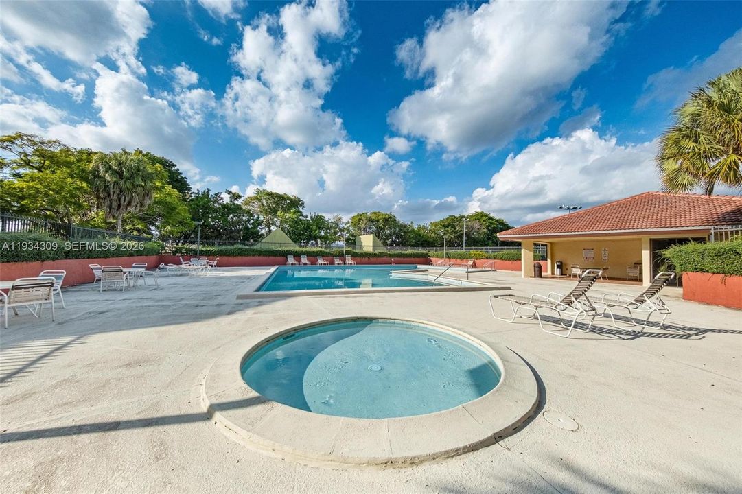 待售: $300,000 (2 贝兹, 2 浴室, 1200 平方英尺)