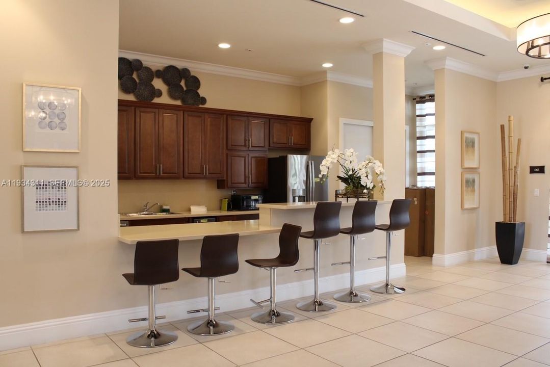 For Rent: $2,550 (3 beds, 2 baths, 1524 Square Feet)