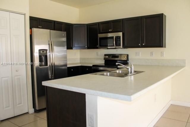 For Rent: $2,550 (3 beds, 2 baths, 1524 Square Feet)