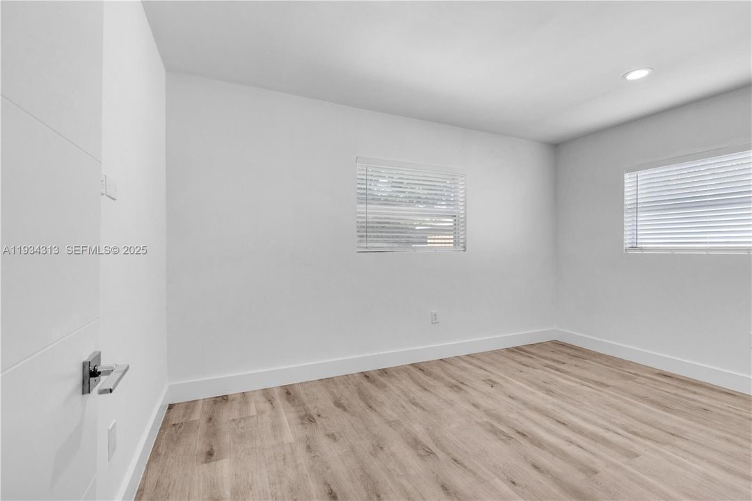 For Rent: $2,400 (2 beds, 1 baths, 1680 Square Feet)