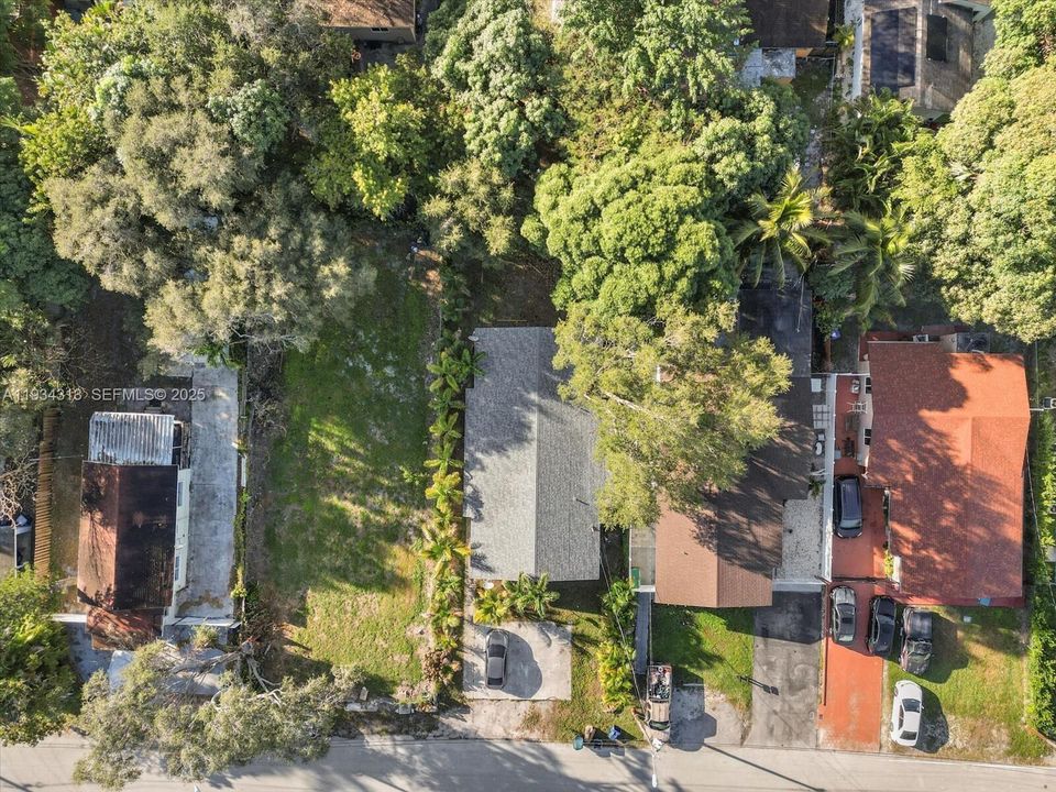 For Rent: $2,400 (2 beds, 1 baths, 1680 Square Feet)