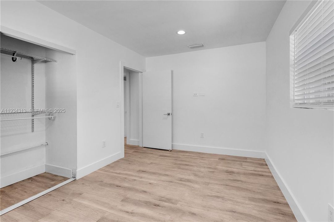 For Rent: $2,400 (2 beds, 1 baths, 1680 Square Feet)