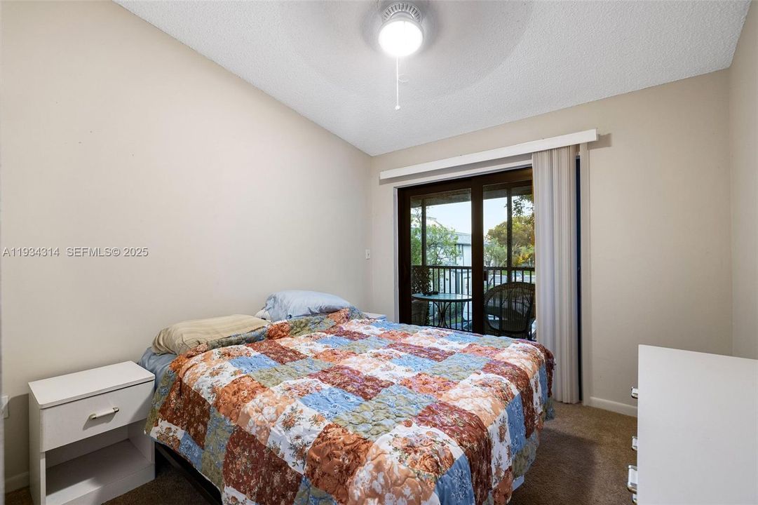 En Venta: $255,000 (3 camas, 2 baños, 1065 Pies cuadrados)