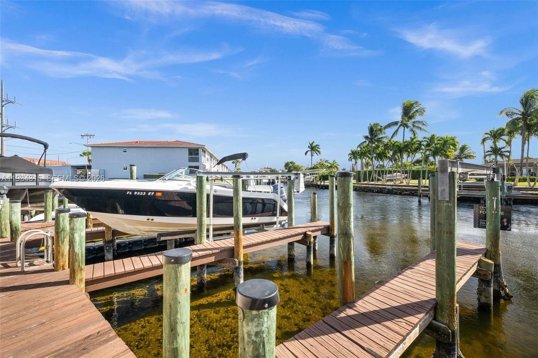 Private Boat Slip with No Bridges