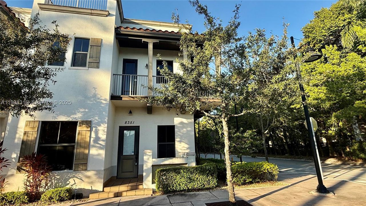 En Renta: $5,500 (5 camas, 4 baños, 2096 Pies cuadrados)