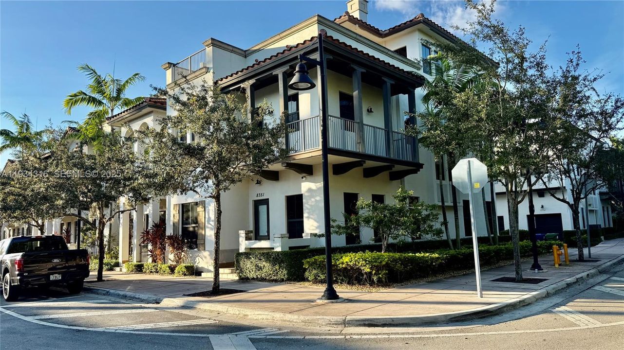 En Renta: $5,500 (5 camas, 4 baños, 2096 Pies cuadrados)