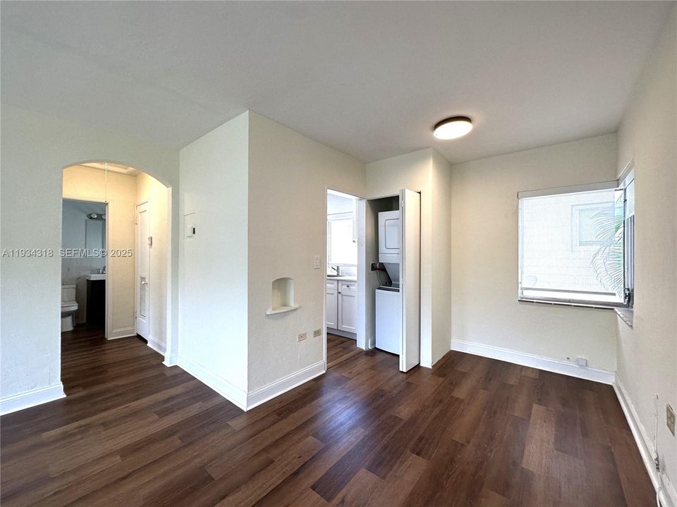 В аренду: $1,950 (1 спален, 1 ванн, 730 Квадратных фут)