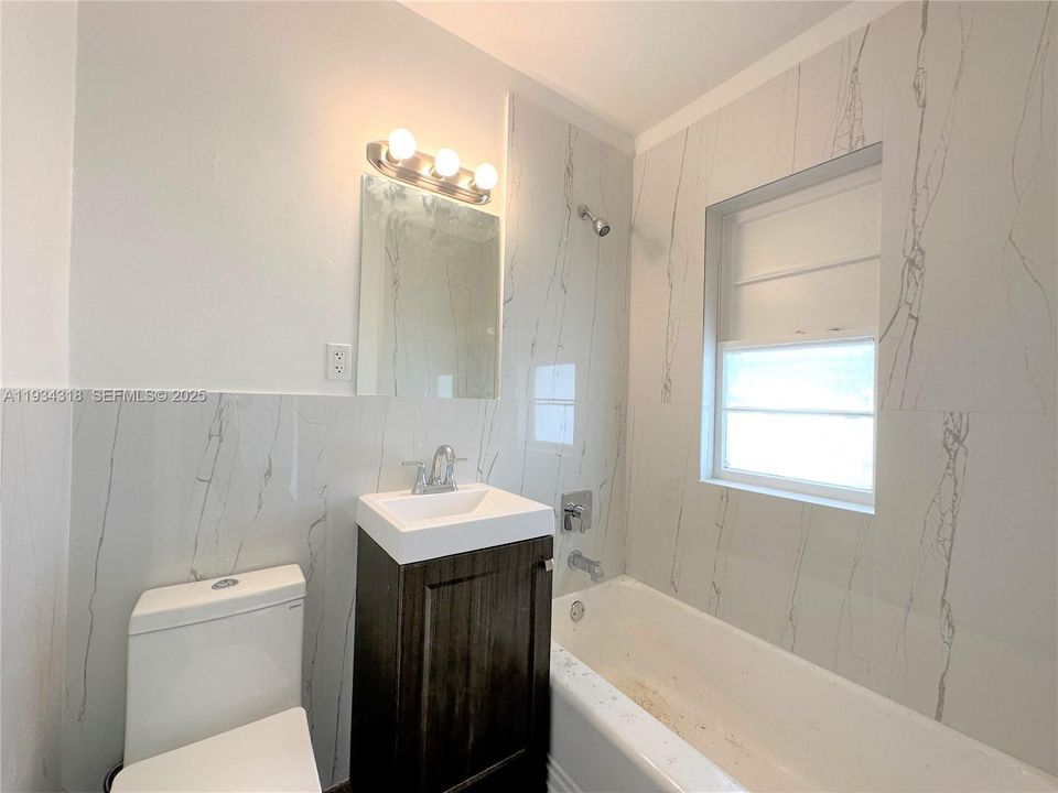 В аренду: $1,950 (1 спален, 1 ванн, 730 Квадратных фут)