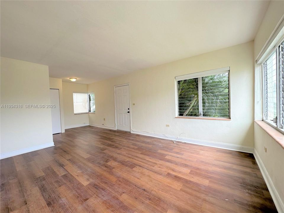 В аренду: $1,950 (1 спален, 1 ванн, 730 Квадратных фут)