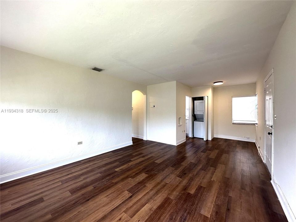 В аренду: $1,950 (1 спален, 1 ванн, 730 Квадратных фут)