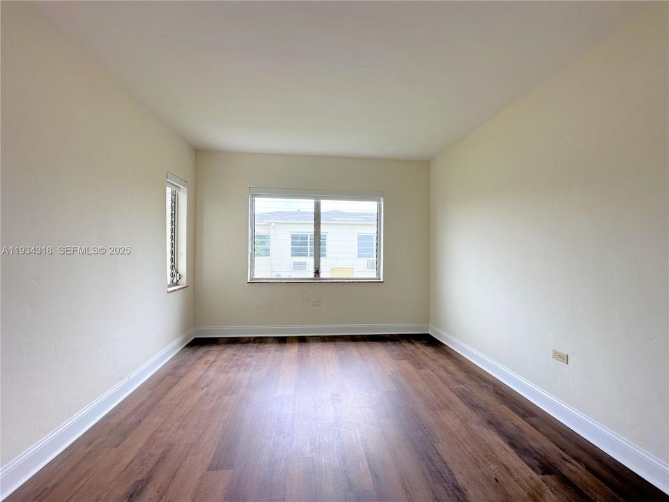 В аренду: $1,950 (1 спален, 1 ванн, 730 Квадратных фут)