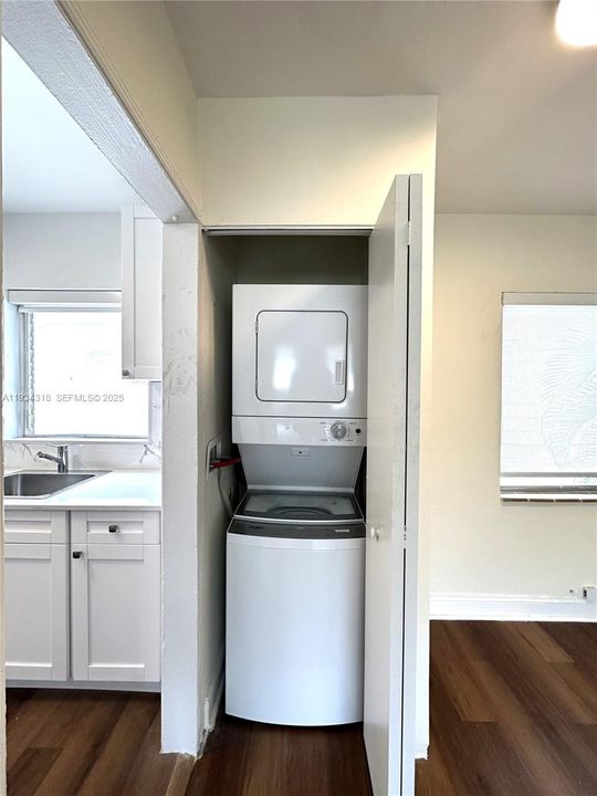 В аренду: $1,950 (1 спален, 1 ванн, 730 Квадратных фут)