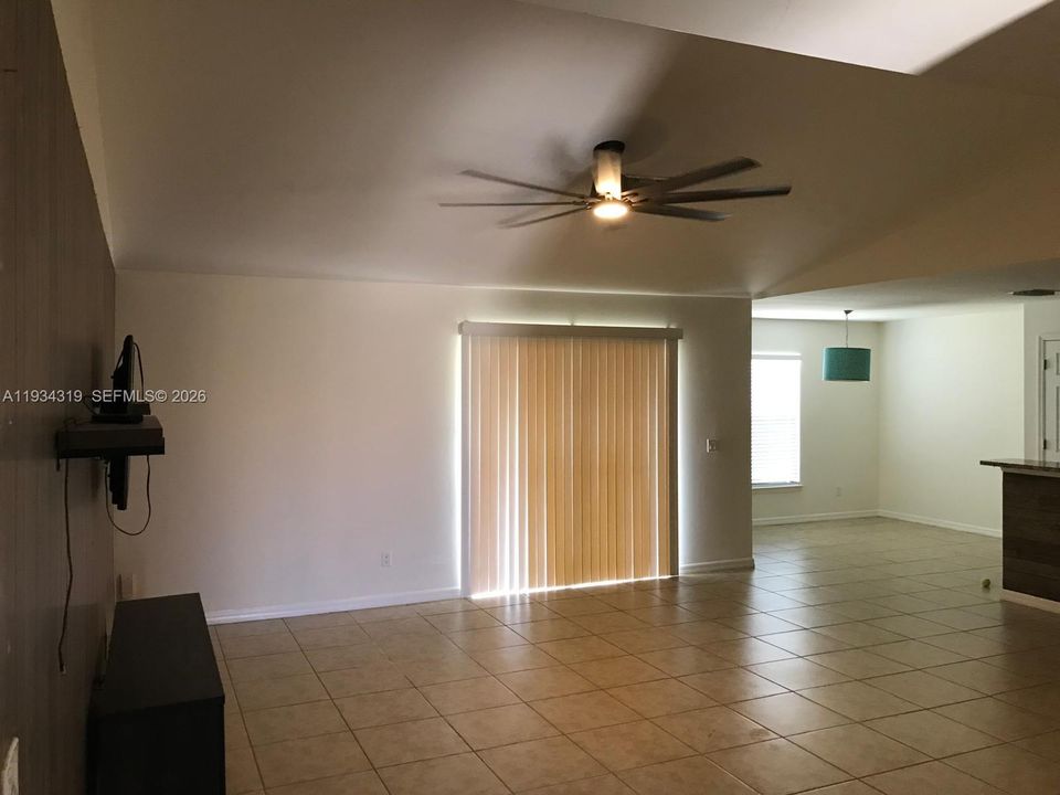 For Rent: $2,200 (3 beds, 2 baths, 0 Square Feet)
