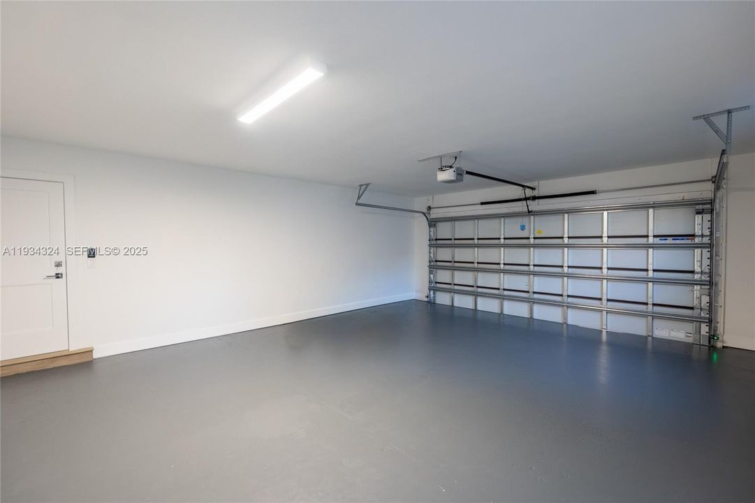 En Venta: $999,000 (3 camas, 2 baños, 1040 Pies cuadrados)