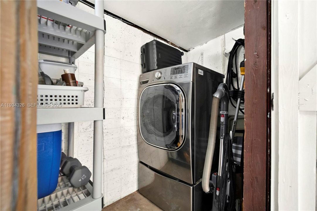 En Venta: $690,000 (3 camas, 2 baños, 1516 Pies cuadrados)