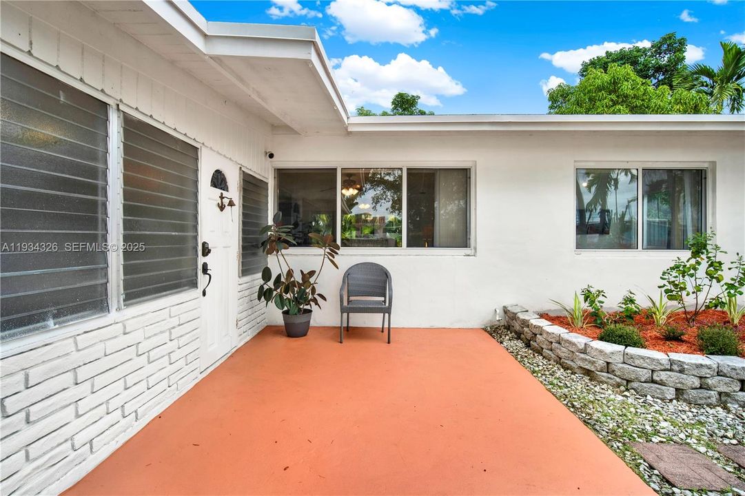 En Venta: $690,000 (3 camas, 2 baños, 1516 Pies cuadrados)