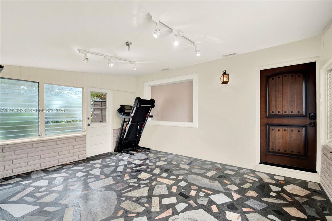 En Venta: $690,000 (3 camas, 2 baños, 1516 Pies cuadrados)