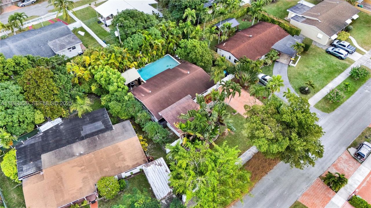 En Venta: $690,000 (3 camas, 2 baños, 1516 Pies cuadrados)