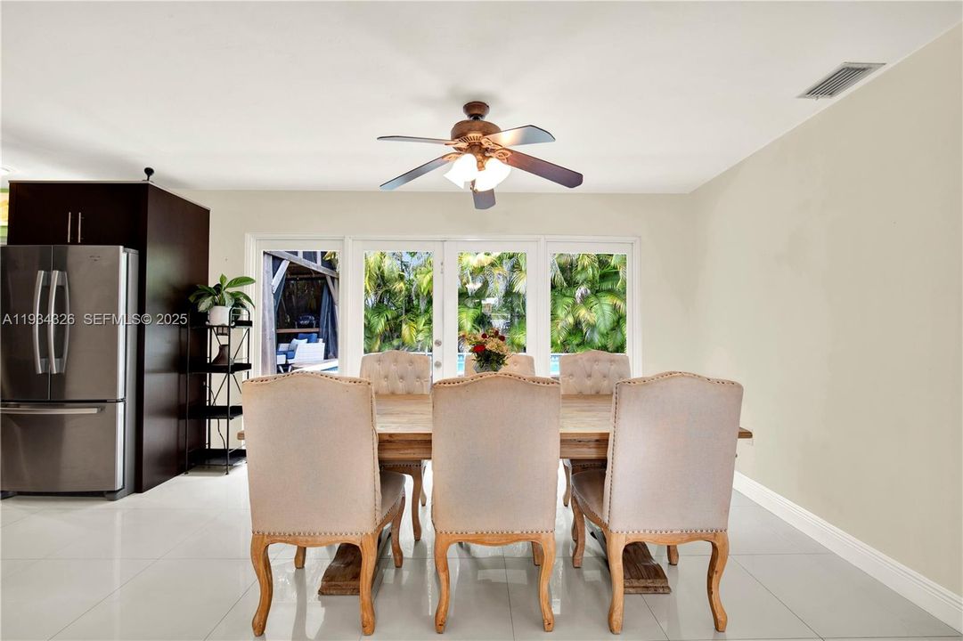 En Venta: $690,000 (3 camas, 2 baños, 1516 Pies cuadrados)