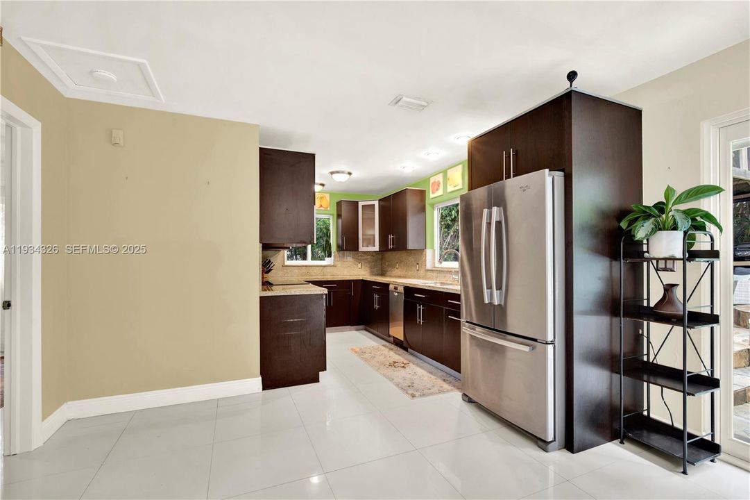 En Venta: $690,000 (3 camas, 2 baños, 1516 Pies cuadrados)