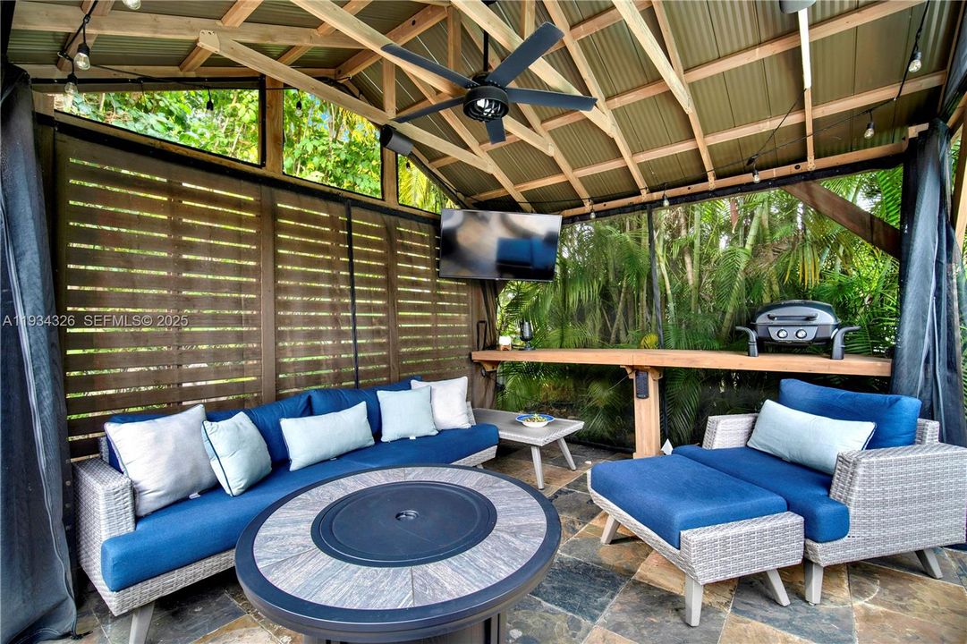 En Venta: $690,000 (3 camas, 2 baños, 1516 Pies cuadrados)