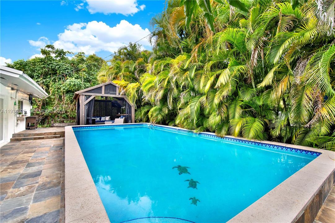 En Venta: $690,000 (3 camas, 2 baños, 1516 Pies cuadrados)