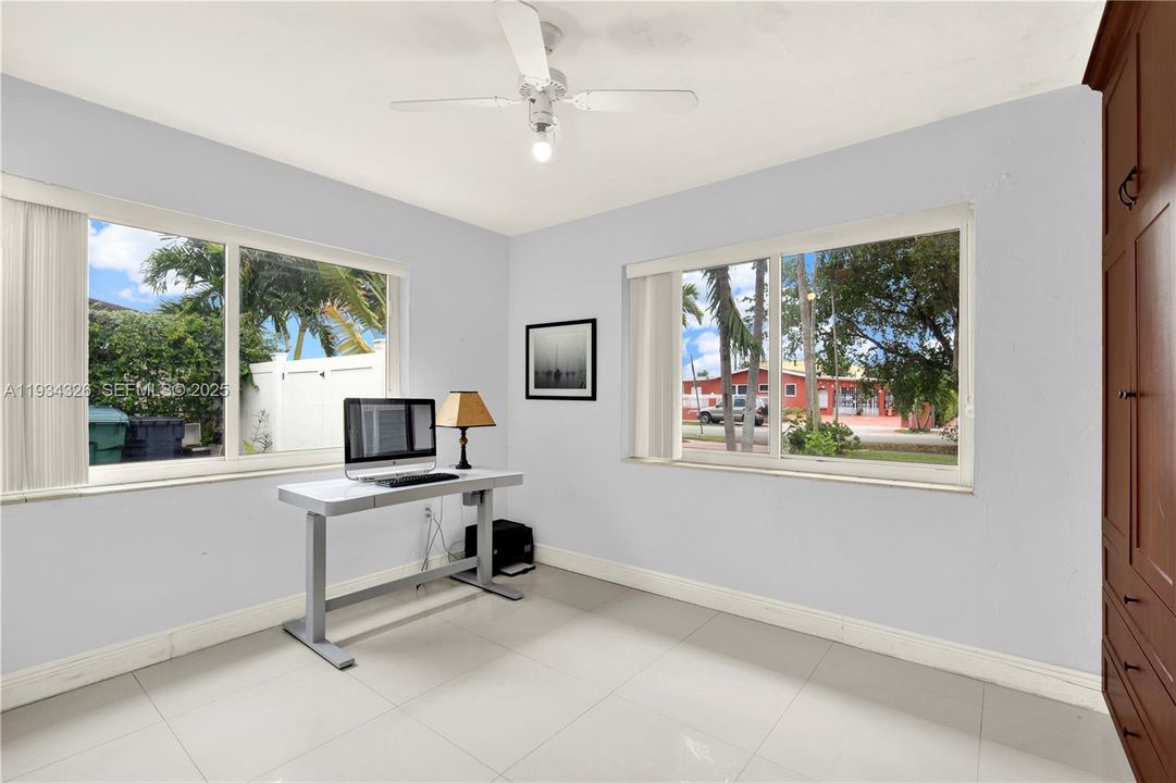 En Venta: $690,000 (3 camas, 2 baños, 1516 Pies cuadrados)