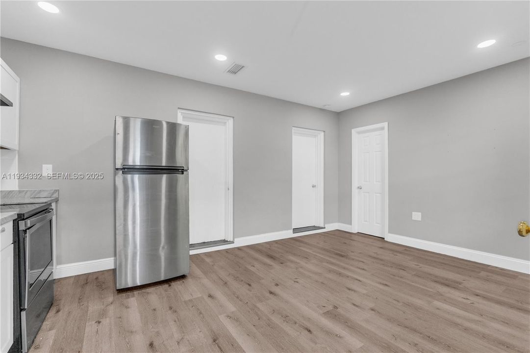 待售: $549,000 (0 贝兹, 0 浴室, 1500 平方英尺)