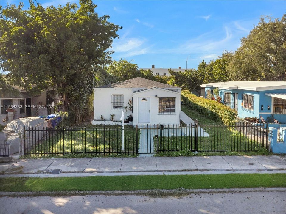 待售: $549,000 (0 贝兹, 0 浴室, 1500 平方英尺)