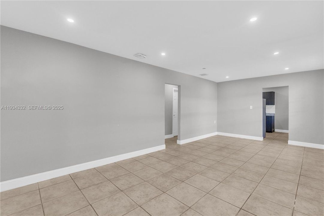 待售: $549,000 (0 贝兹, 0 浴室, 1500 平方英尺)