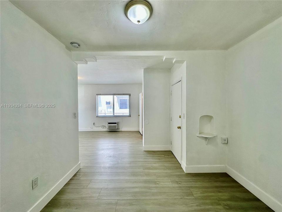 出租: $1,900 (1 贝兹, 1 浴室, 800 平方英尺)