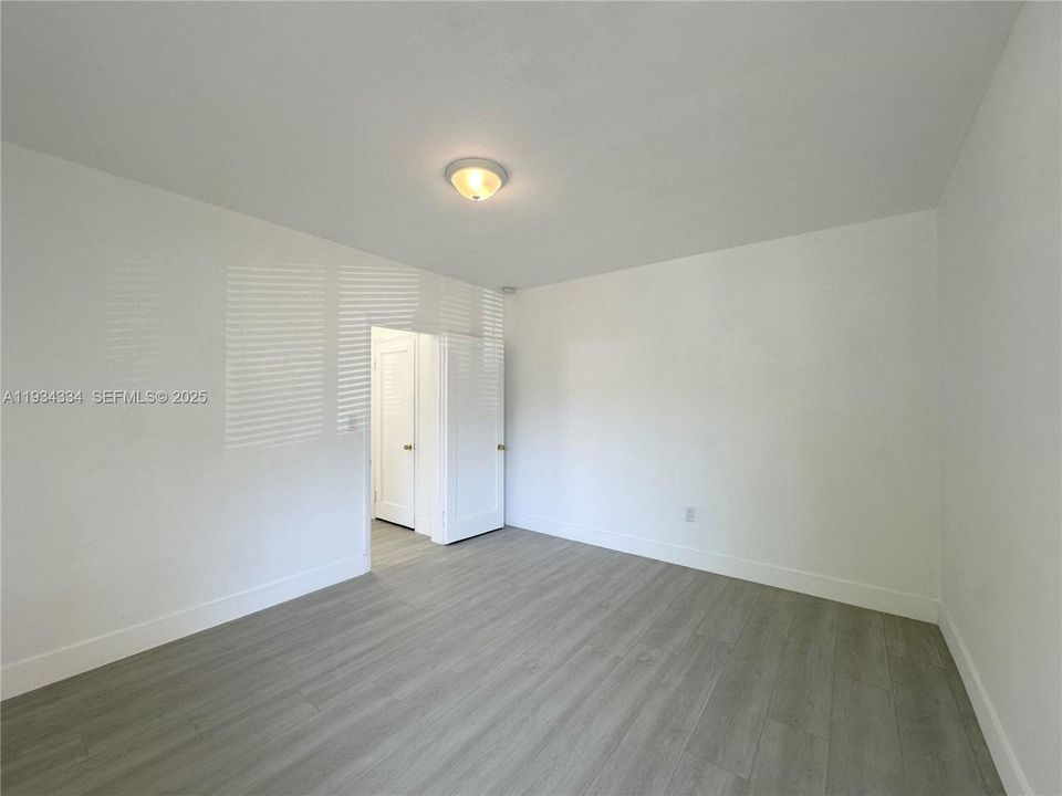 出租: $1,900 (1 贝兹, 1 浴室, 800 平方英尺)