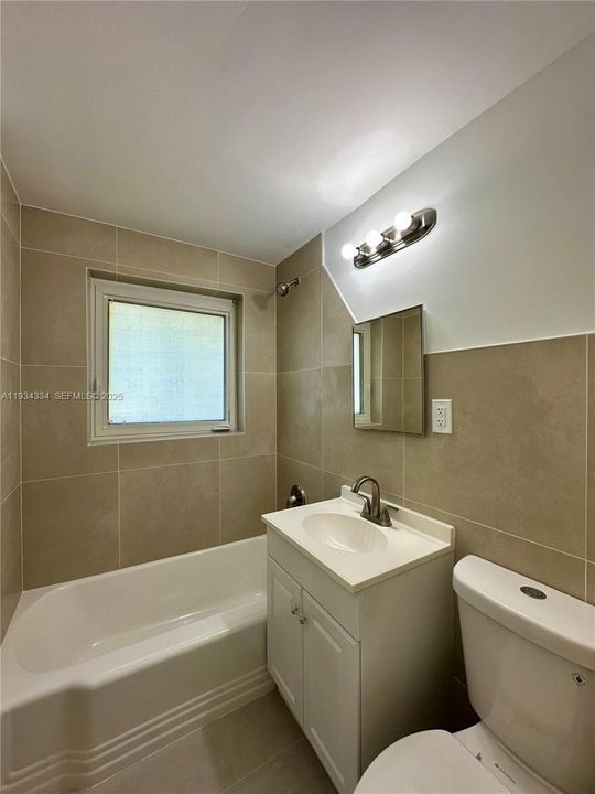 出租: $1,900 (1 贝兹, 1 浴室, 800 平方英尺)