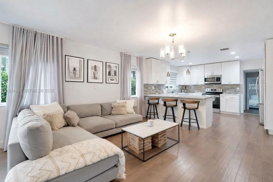 For Sale: $999,900 (3 beds, 3 baths, 1796 Square Feet)