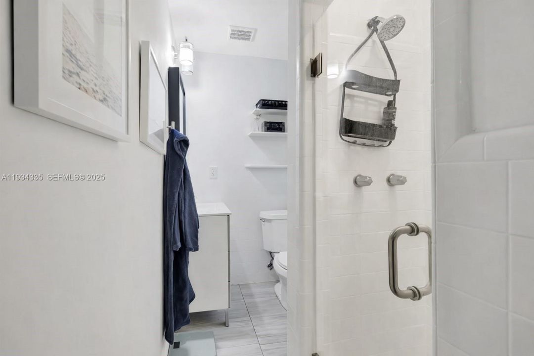 For Sale: $999,900 (3 beds, 3 baths, 1796 Square Feet)