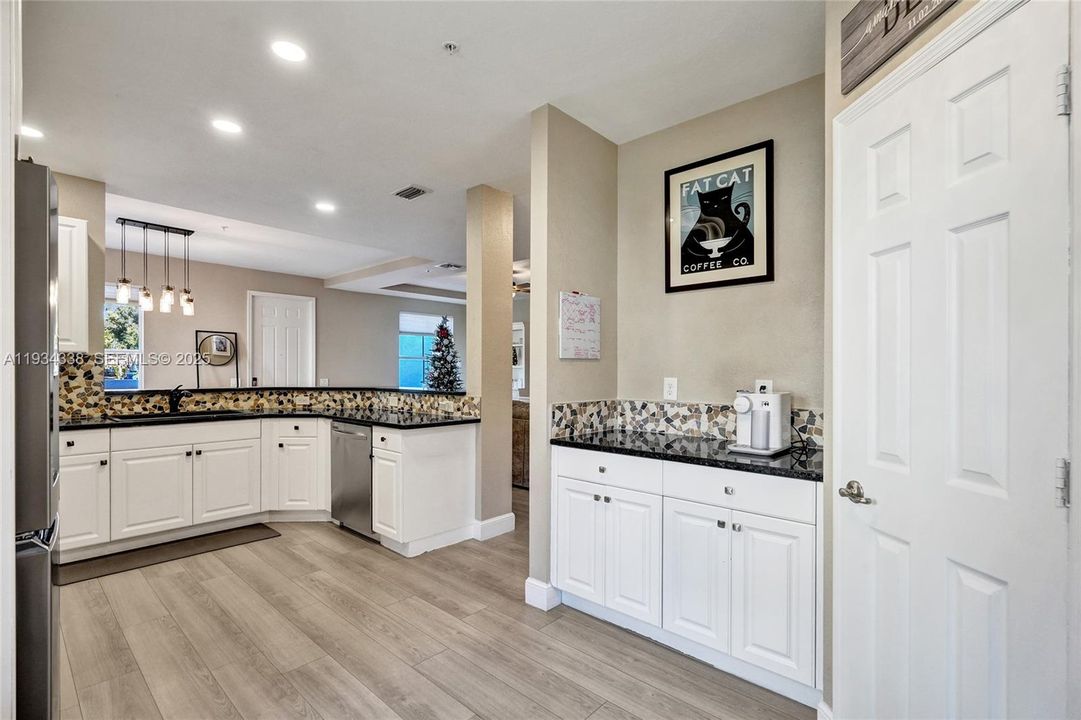 For Sale: $498,800 (4 beds, 3 baths, 1809 Square Feet)