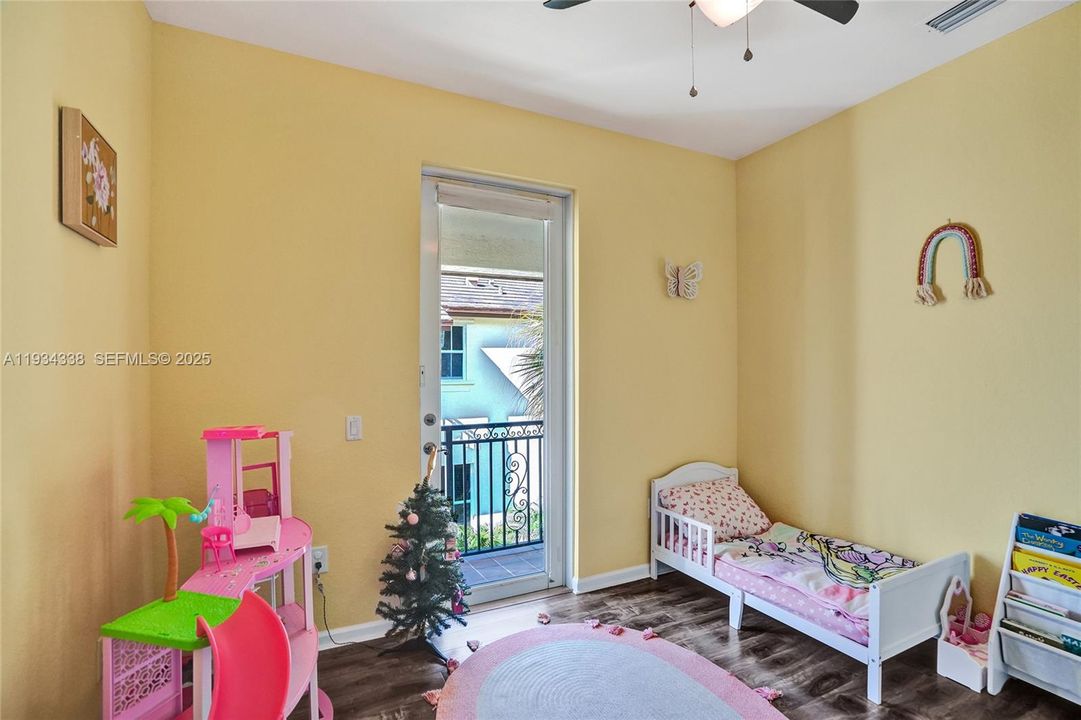 For Sale: $498,800 (4 beds, 3 baths, 1809 Square Feet)