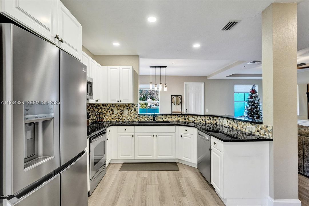 For Sale: $498,800 (4 beds, 3 baths, 1809 Square Feet)