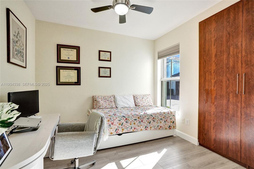 For Sale: $498,800 (4 beds, 3 baths, 1809 Square Feet)